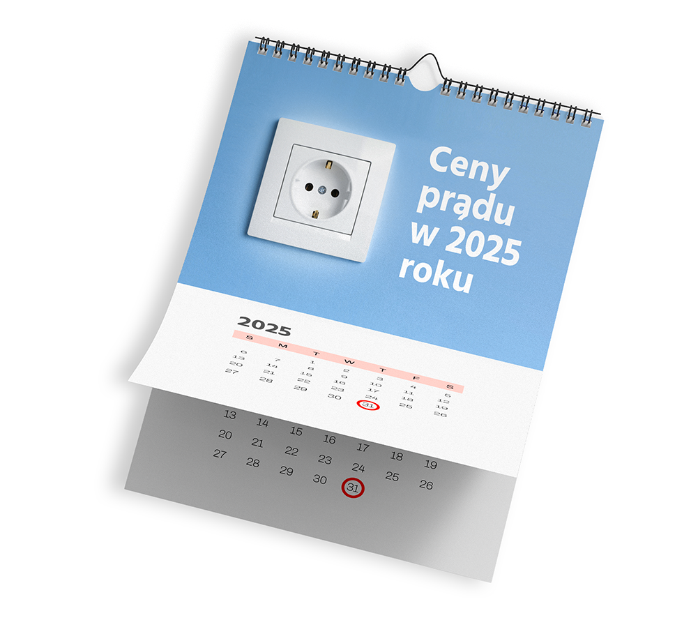 Wtyczka włożona do kontaktu na zielonym tle.