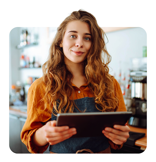 Właścicielka firmy z tabletem korzystająca z serwisu ENERGA24